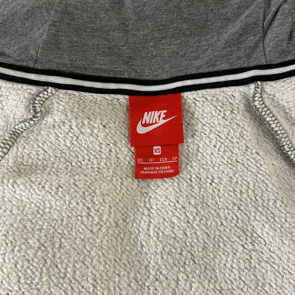Women’s Nike Funnel-Neck Hoodie | Grey | Size XS 🩶🖤🩶 - Picture 6 of 10